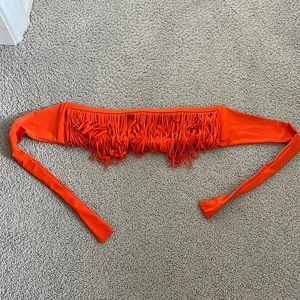 STRAPLESS BIKINI TOP.